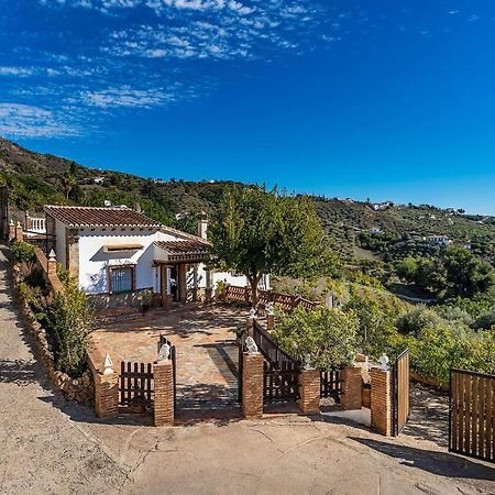 Amazing Home In Frigiliana With Kitchen ภายนอก รูปภาพ
