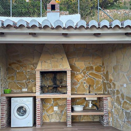 Amazing Home In Frigiliana With Kitchen ภายนอก รูปภาพ