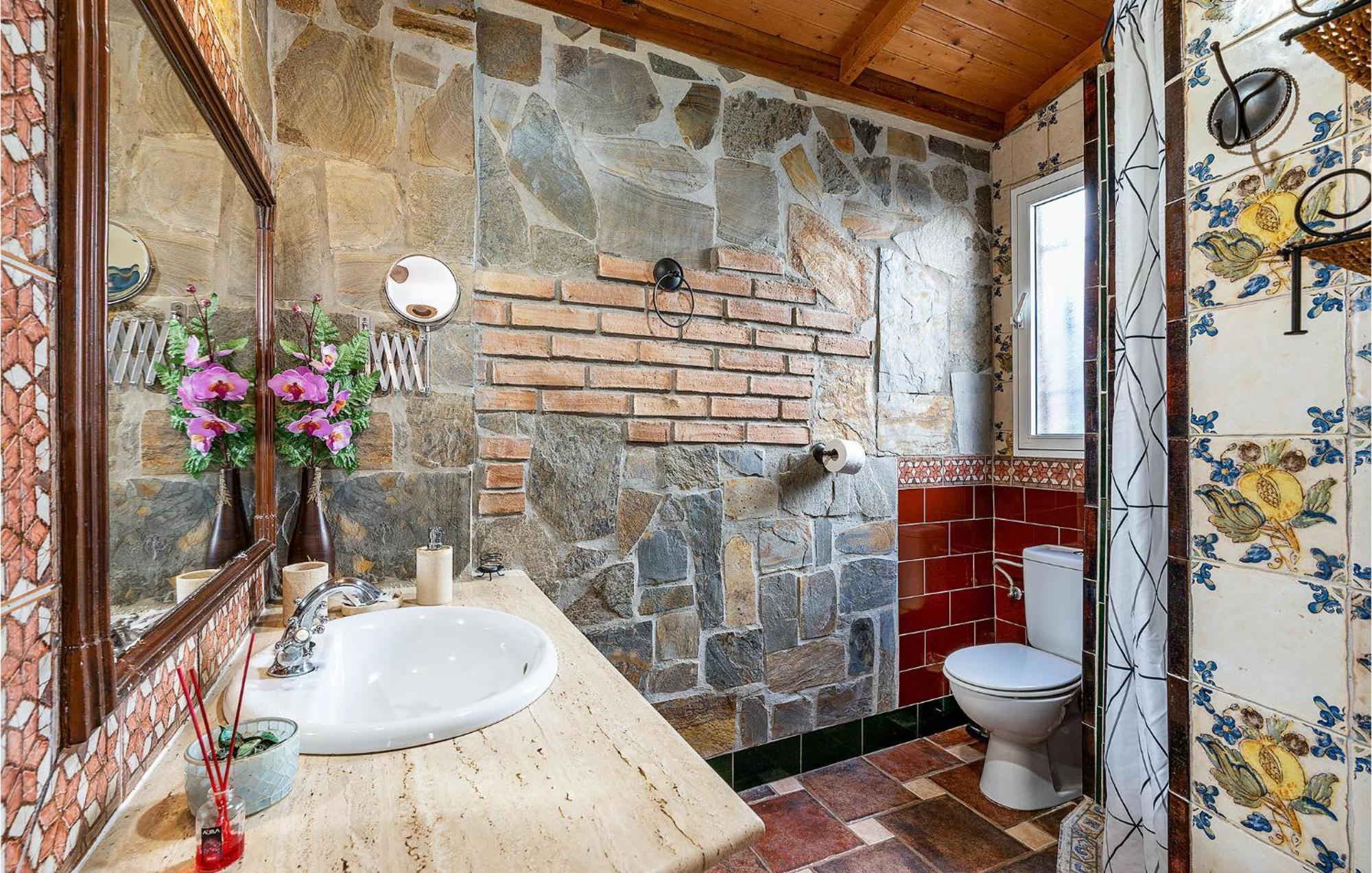 Amazing Home In Frigiliana With Kitchen ภายนอก รูปภาพ