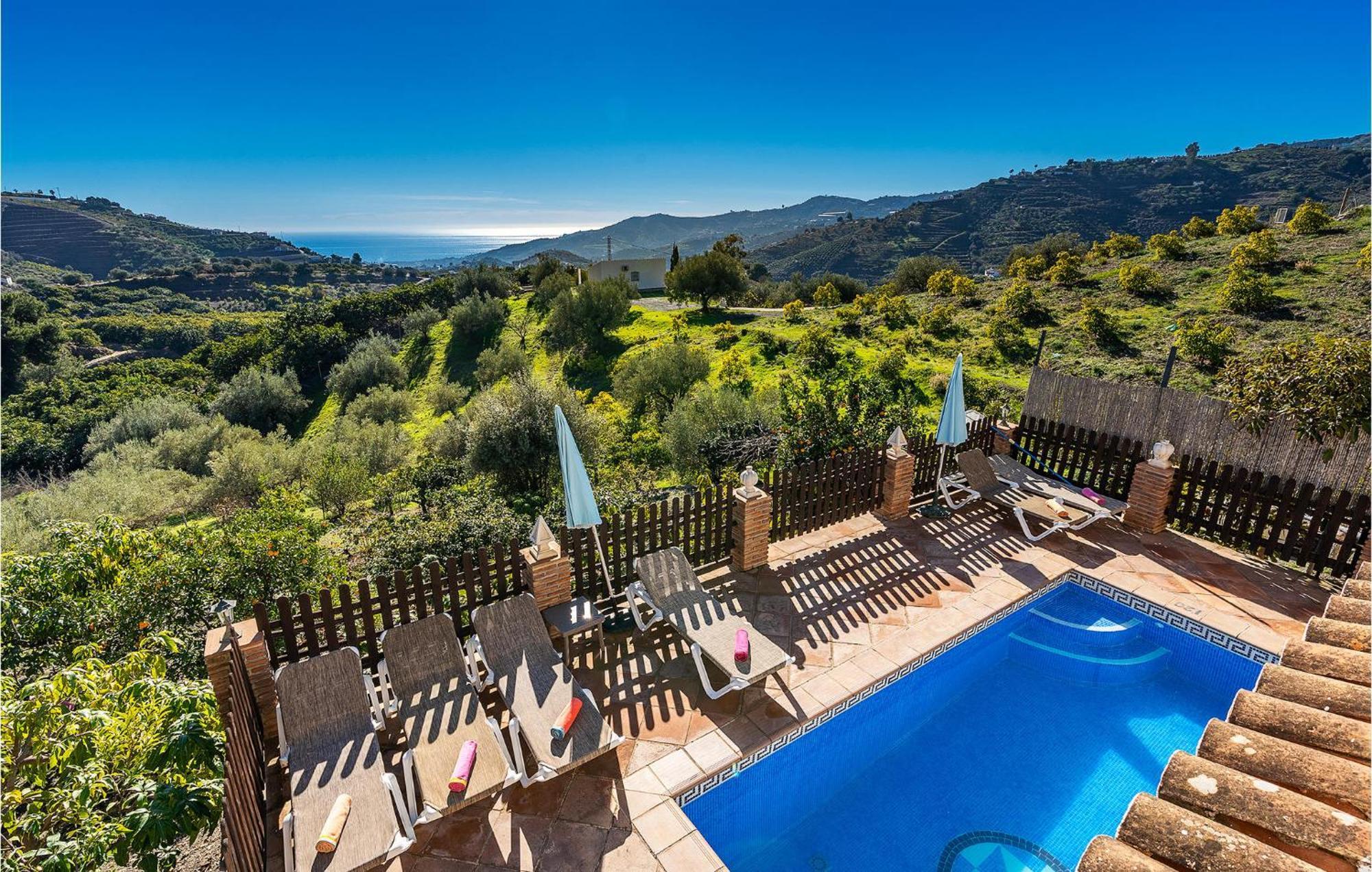 Amazing Home In Frigiliana With Kitchen ภายนอก รูปภาพ