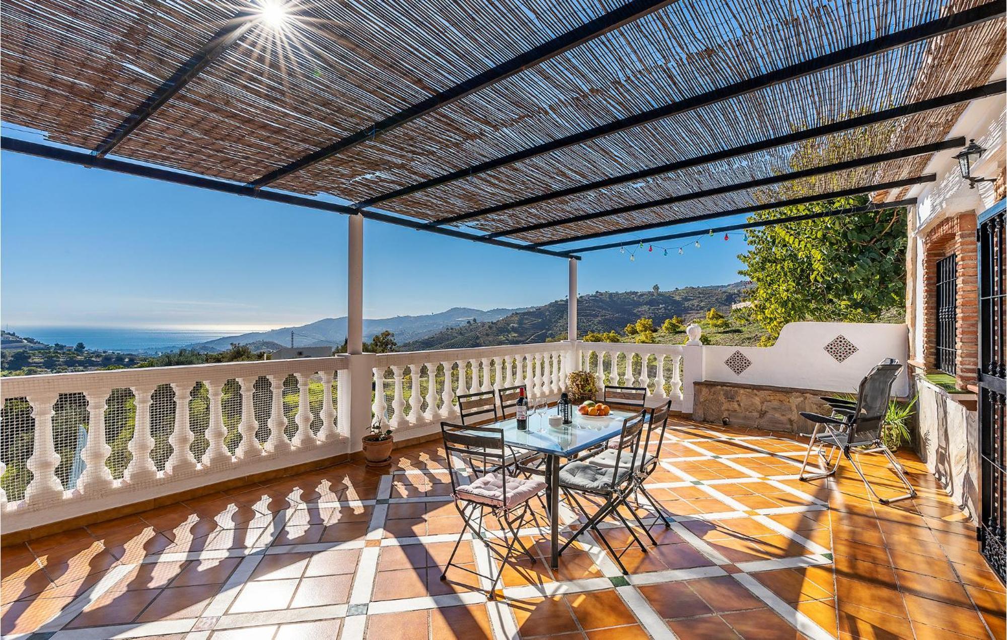 Amazing Home In Frigiliana With Kitchen ภายนอก รูปภาพ