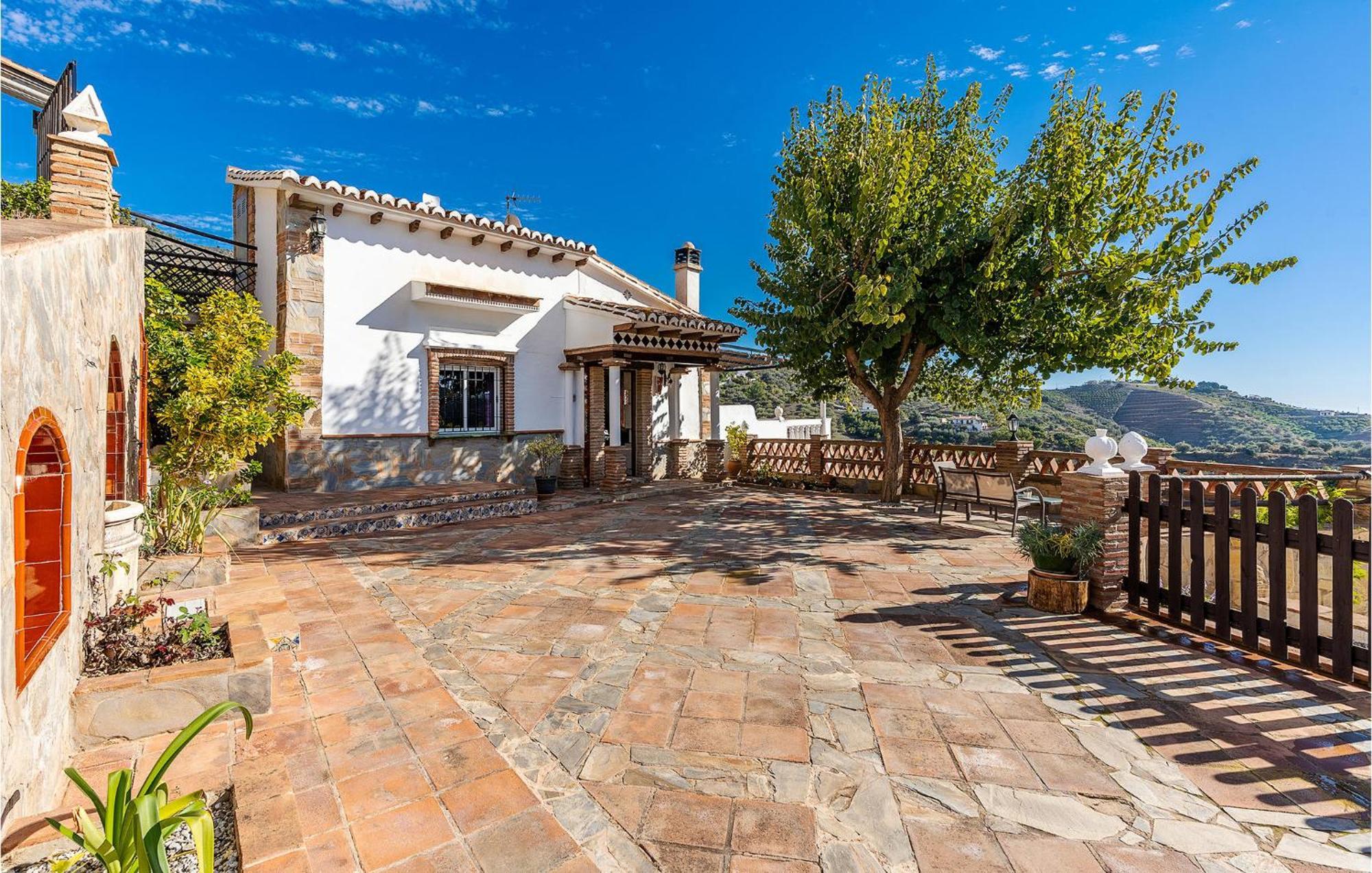 Amazing Home In Frigiliana With Kitchen ภายนอก รูปภาพ