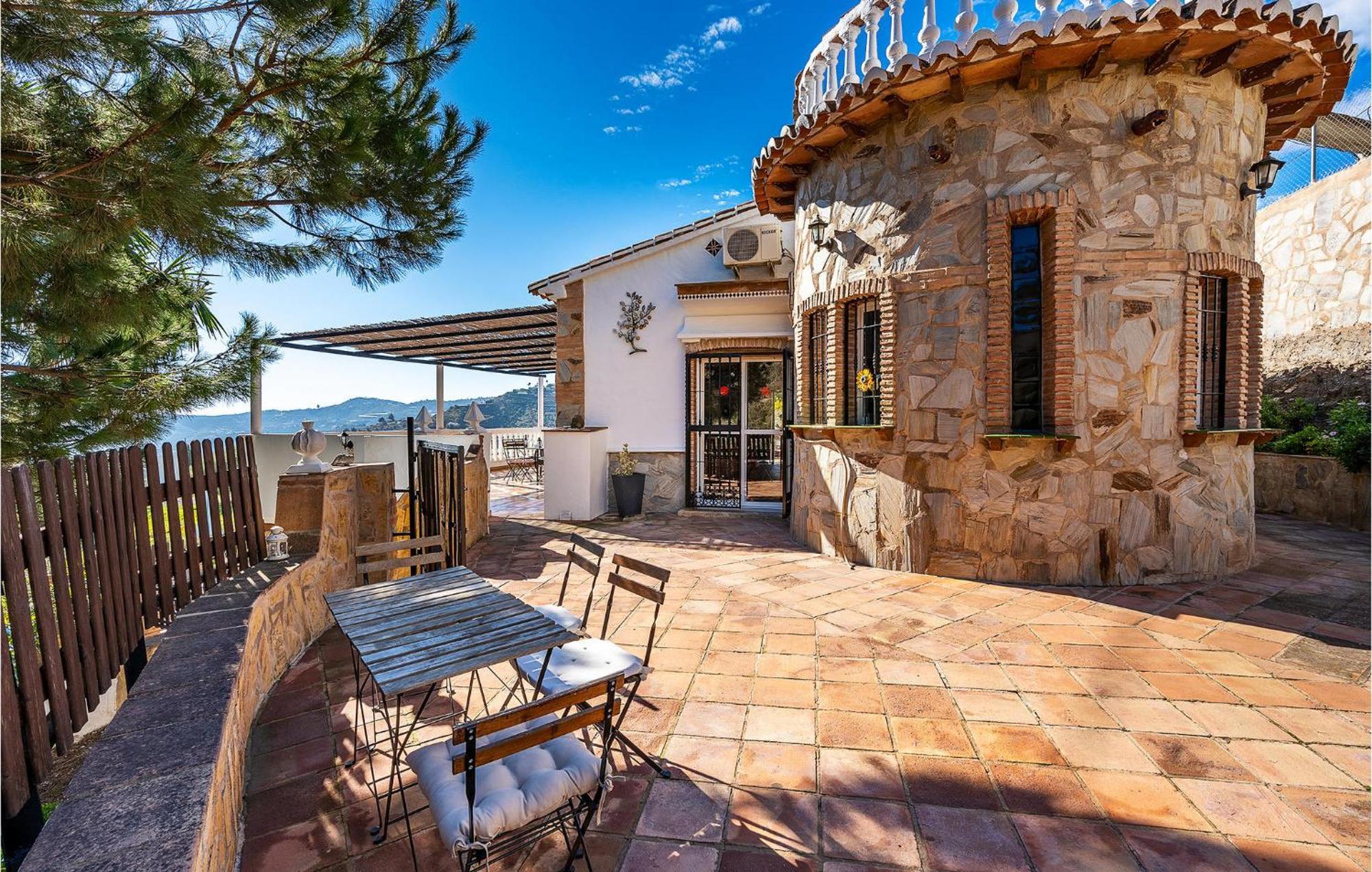 Amazing Home In Frigiliana With Kitchen ภายนอก รูปภาพ