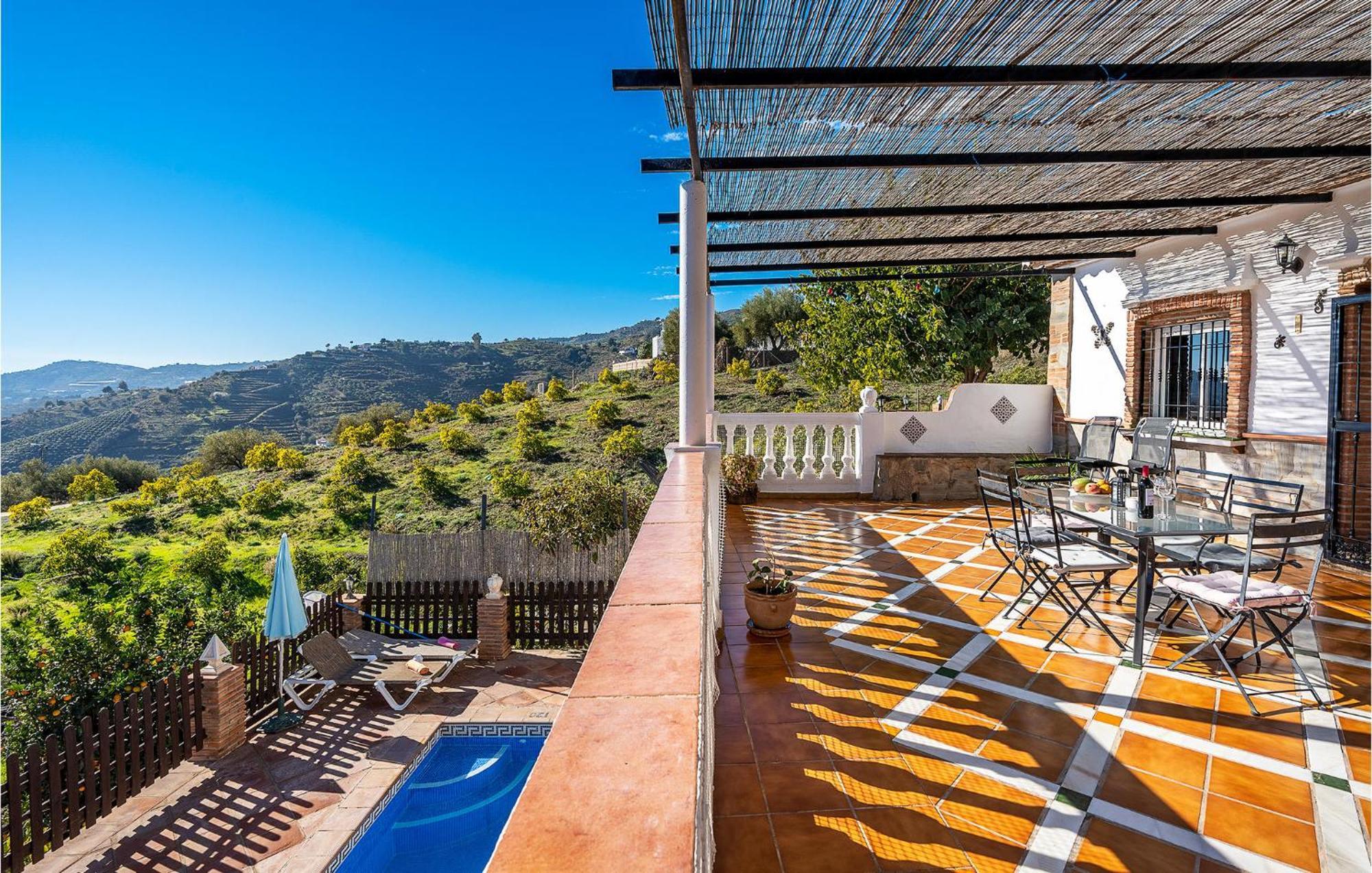 Amazing Home In Frigiliana With Kitchen ภายนอก รูปภาพ