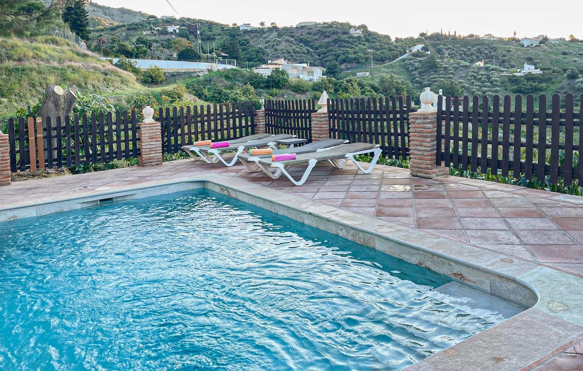 Amazing Home In Frigiliana With Kitchen ภายนอก รูปภาพ